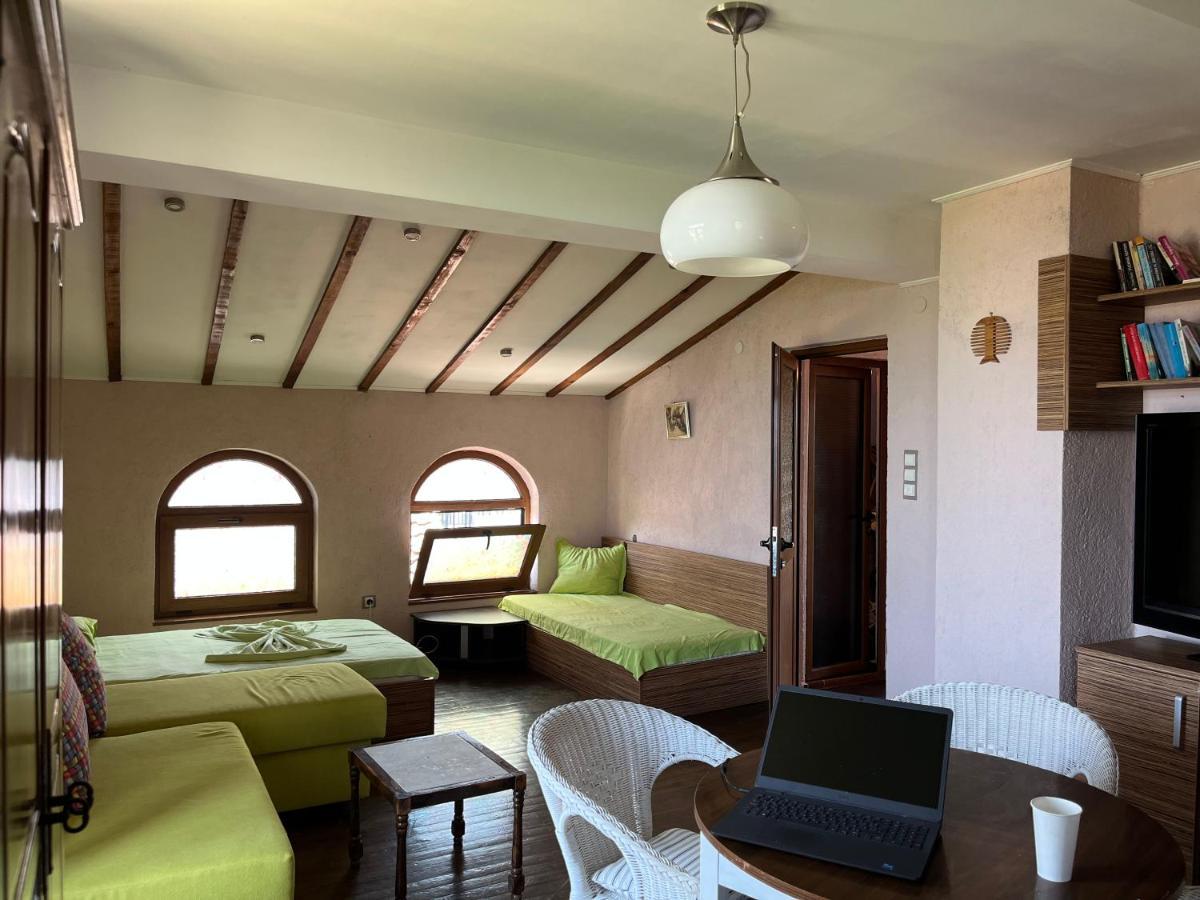 Brunette Beauties Guesthouse & Studio Sinemorets Екстериор снимка